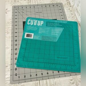 Lot of 2 Cutting Mats